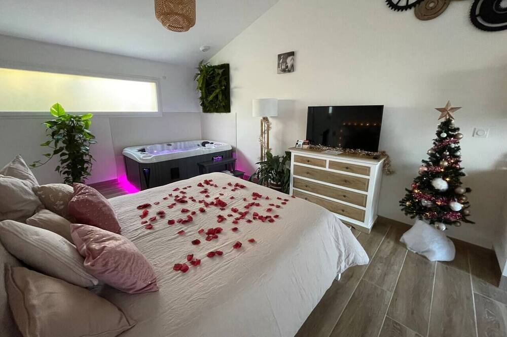 Photo of Bedroom in Uchaux