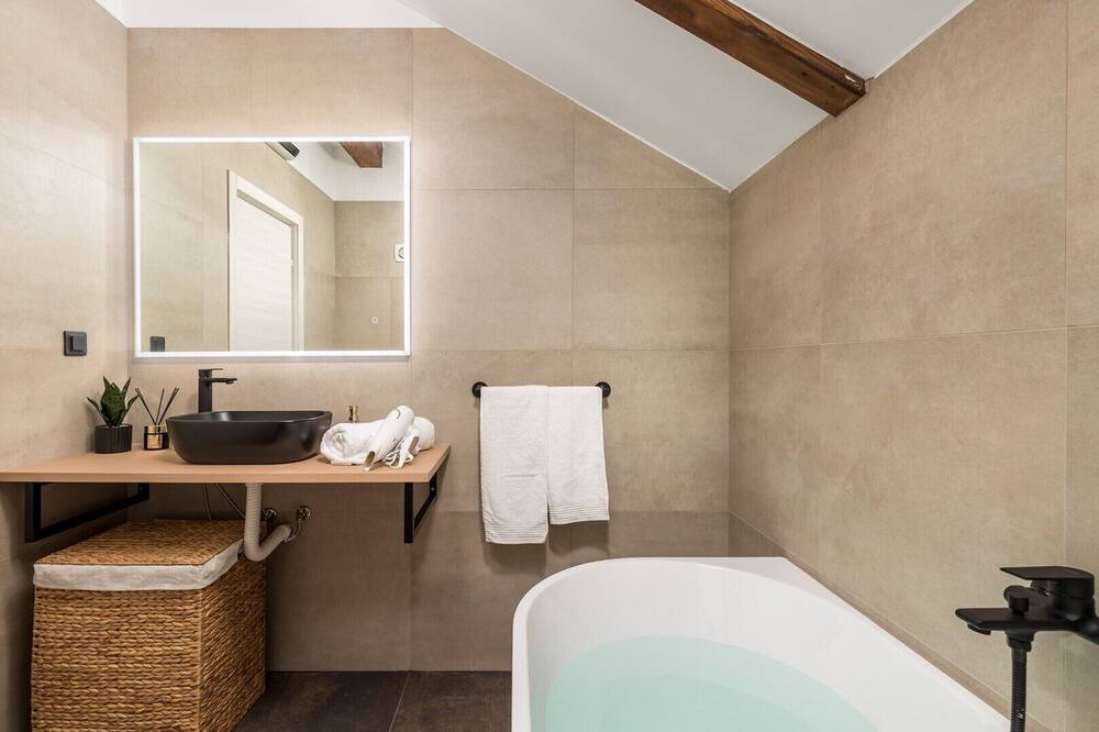 Photo of Bathroom in Fuzine