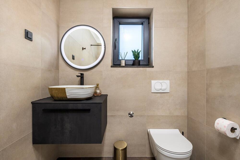 Photo of Bathroom in Fuzine