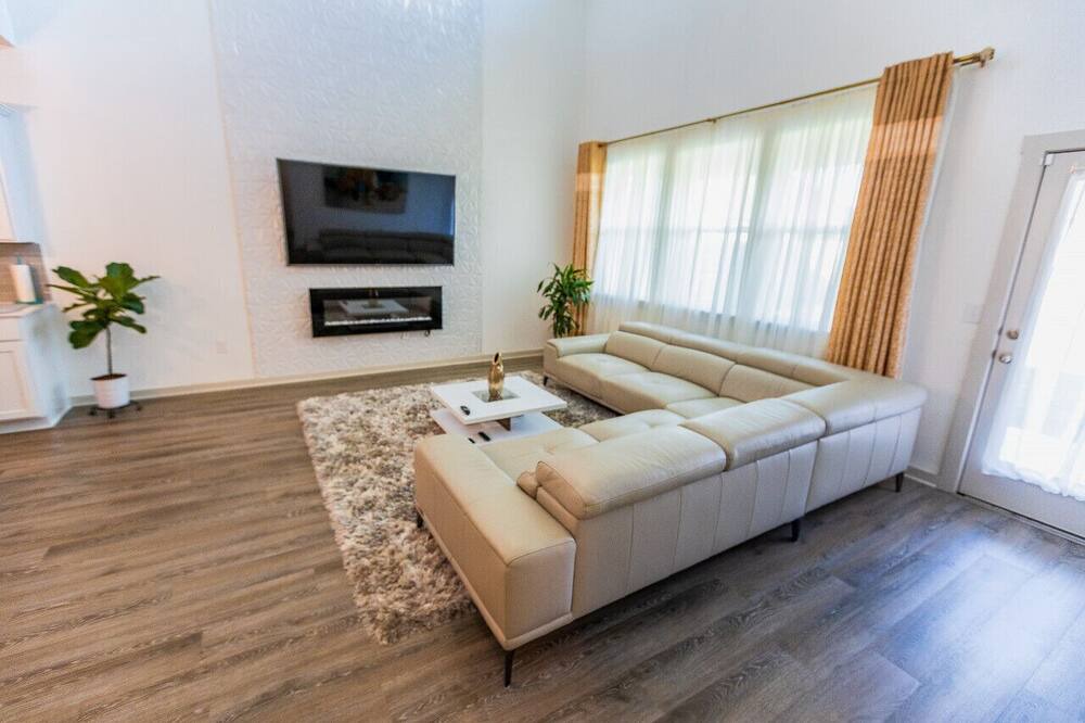 Photo of Bedroom in Manor