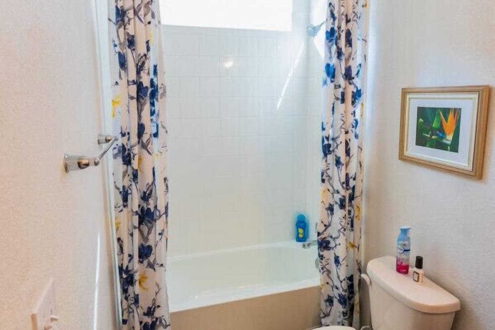 Photo of Bathroom in Manor
