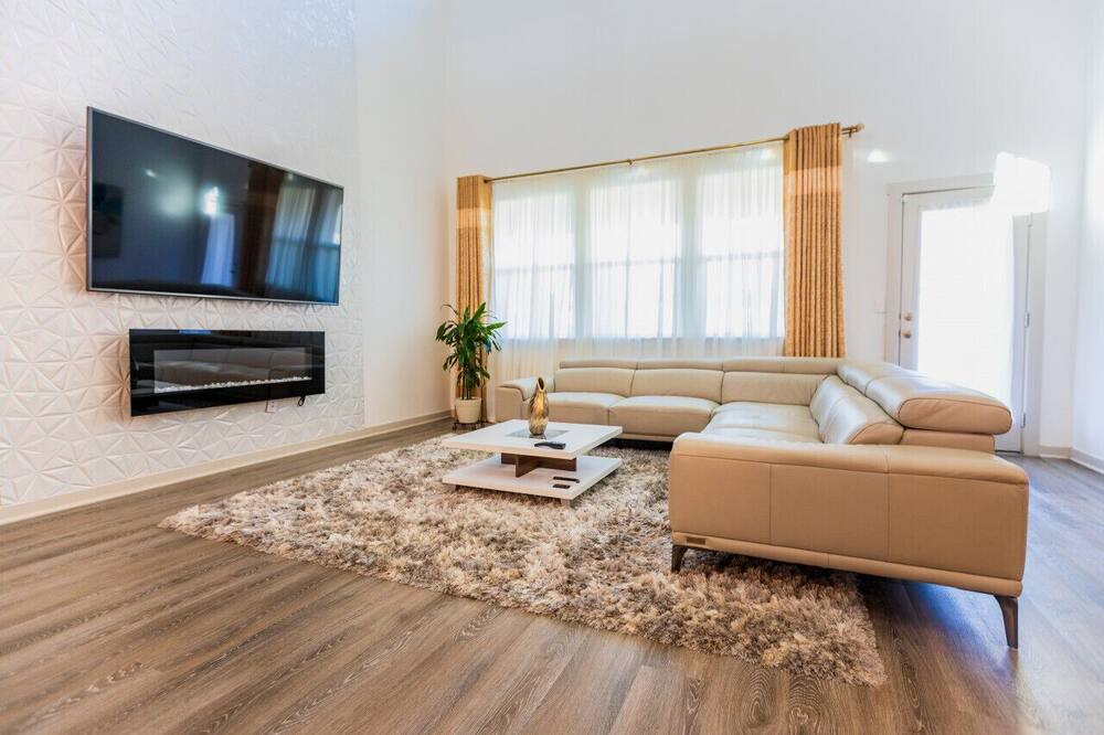 Photo of Bedroom in Manor