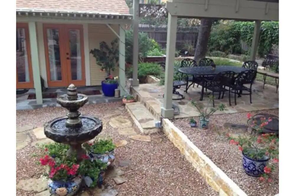 Photo of Outdoor in Clarksville
