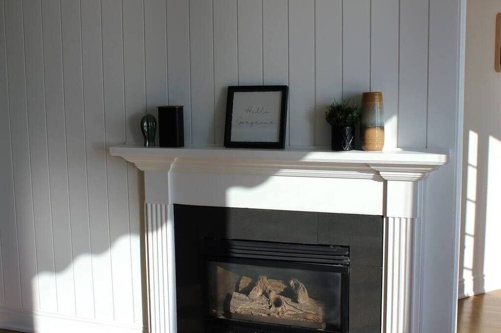 Photo of Livingroom in Quinte West