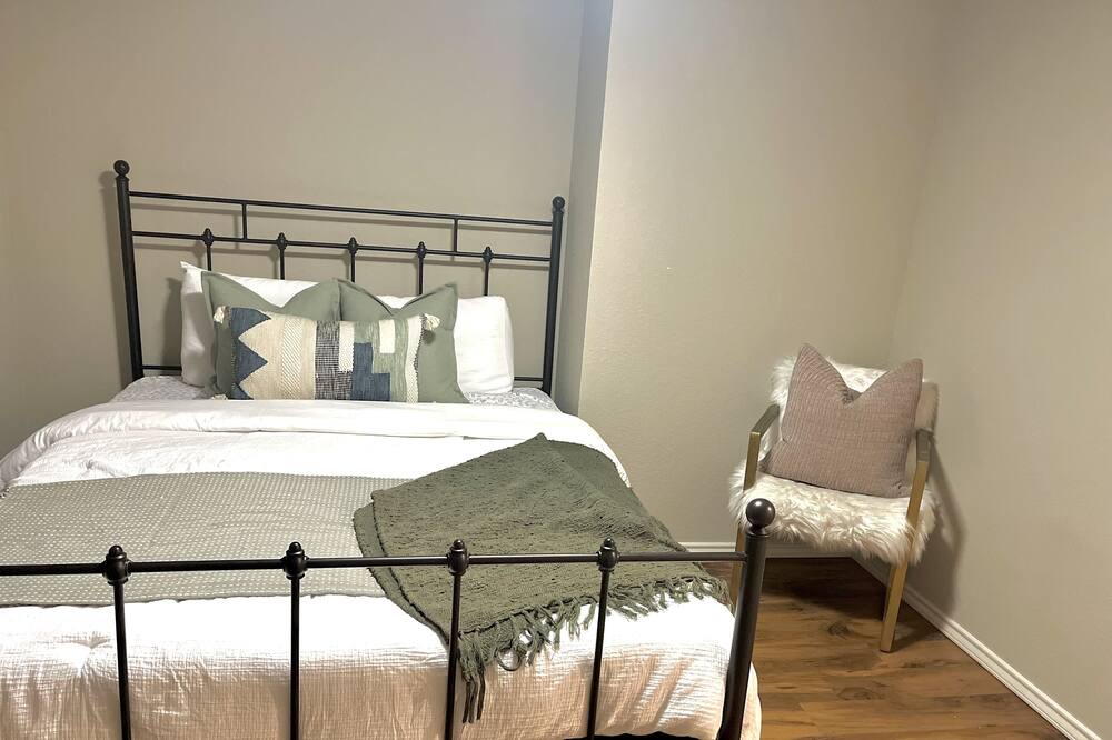 Photo of Bedroom in Uniontown