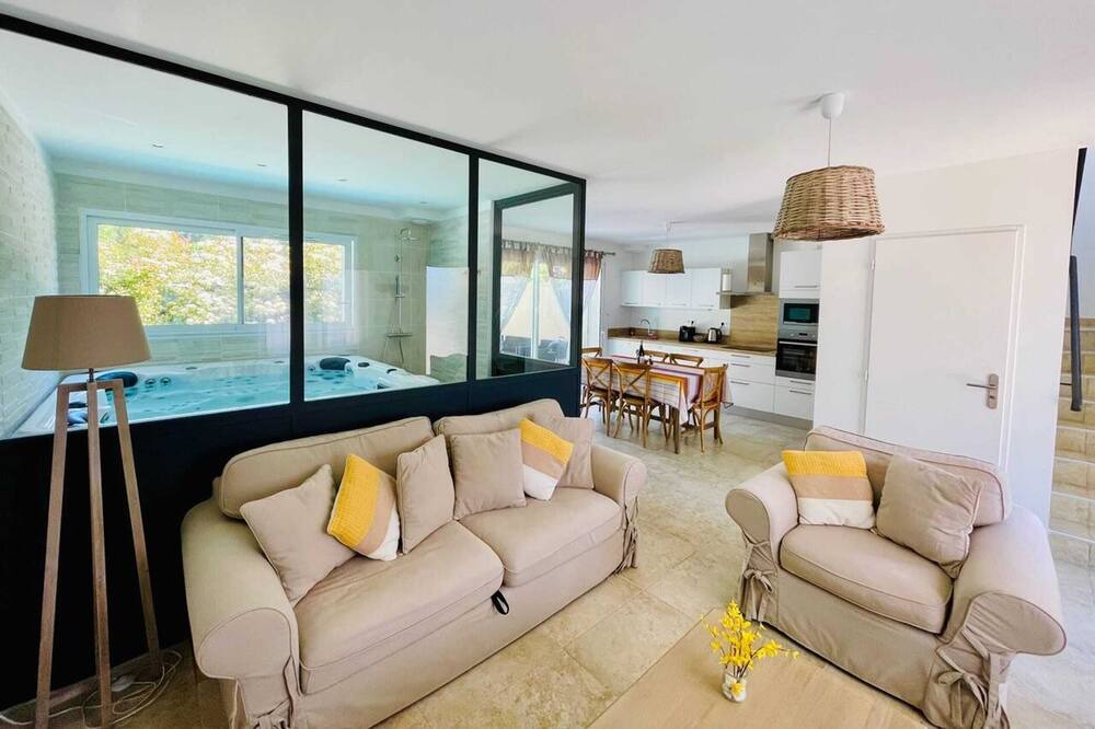 Photo of Livingroom in Uchaux