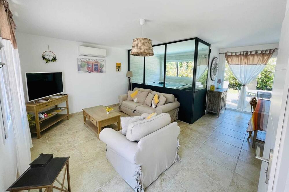 Photo of Livingroom in Uchaux