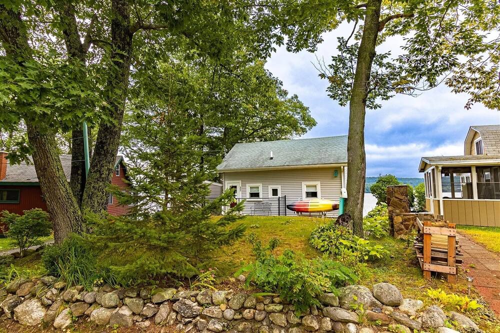 Photo of Others in Greene