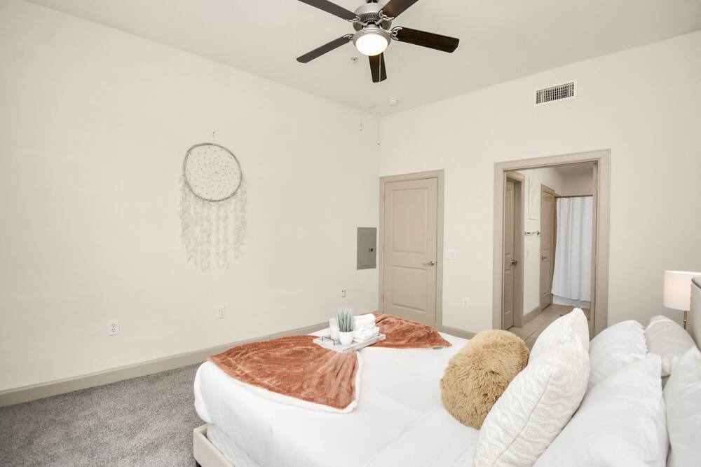 Photo of Bedroom in South Main