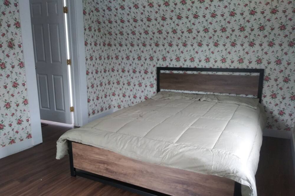 Photo of Bedroom in Wamic