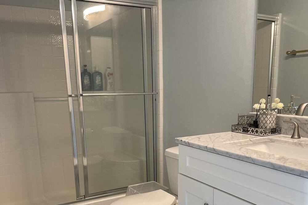 Photo of Bathroom in Renaissance Park