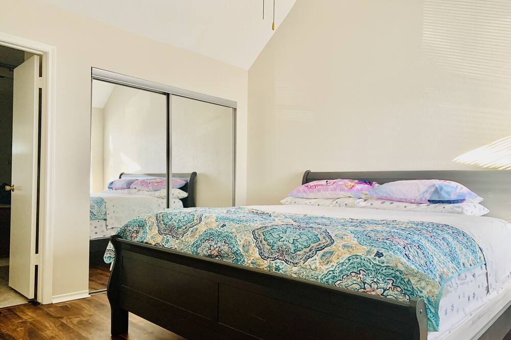 Photo of Bedroom in Greater Fondren Southwest