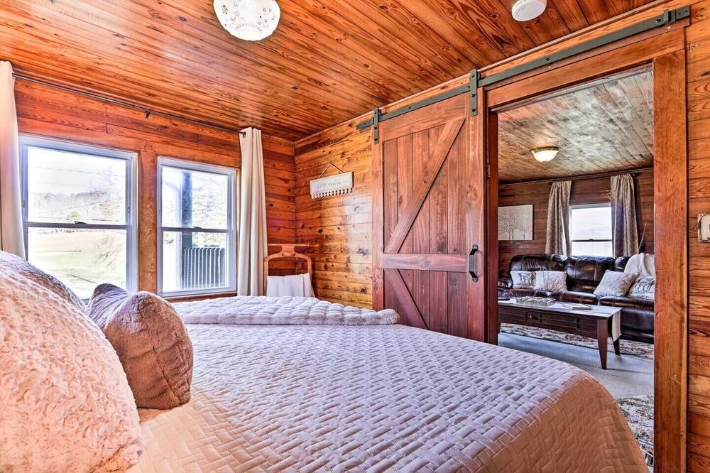 Photo of Bedroom in Wears Valley