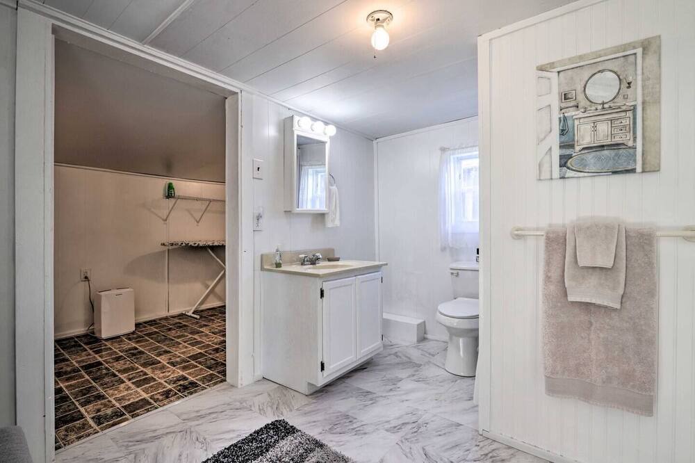 Photo of Bathroom in Wears Valley