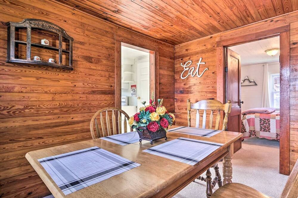Photo of Bedroom in Wears Valley