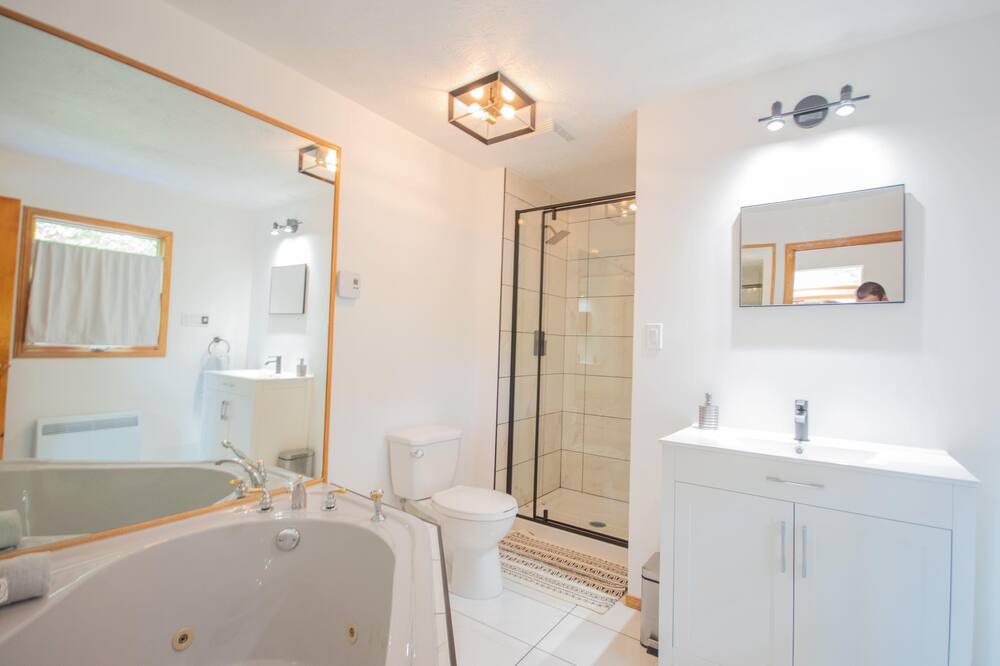 Photo of Bathroom in Compton