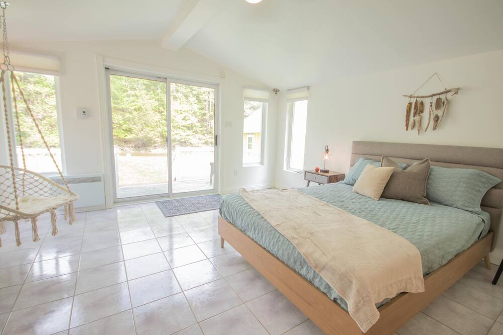 Photo of Bedroom in Compton