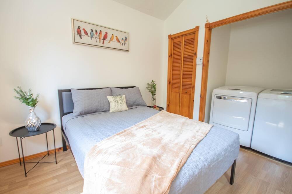 Photo of Bedroom in Compton