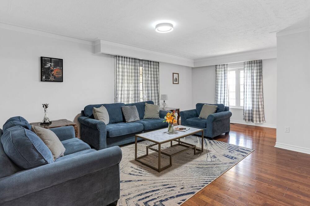 Photo of Livingroom in Melancthon