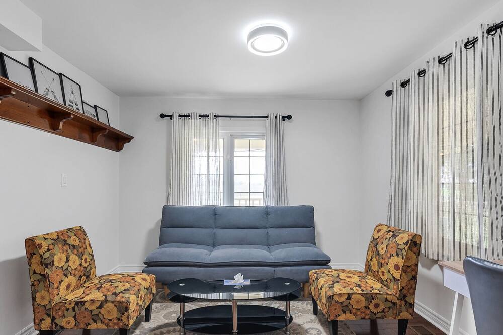 Photo of Livingroom in Melancthon