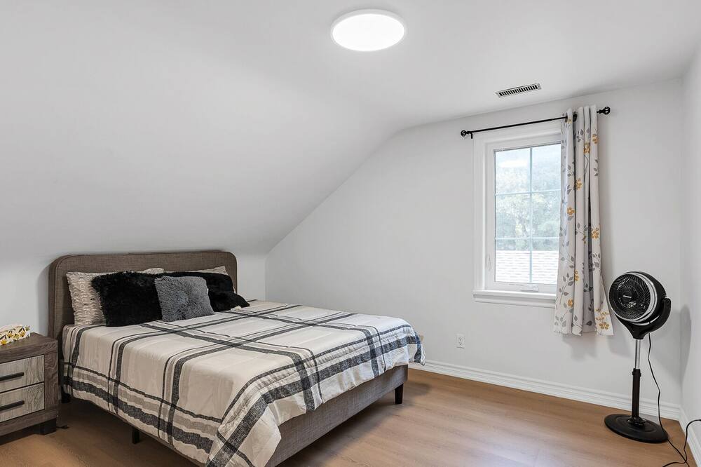 Photo of Bedroom in Melancthon