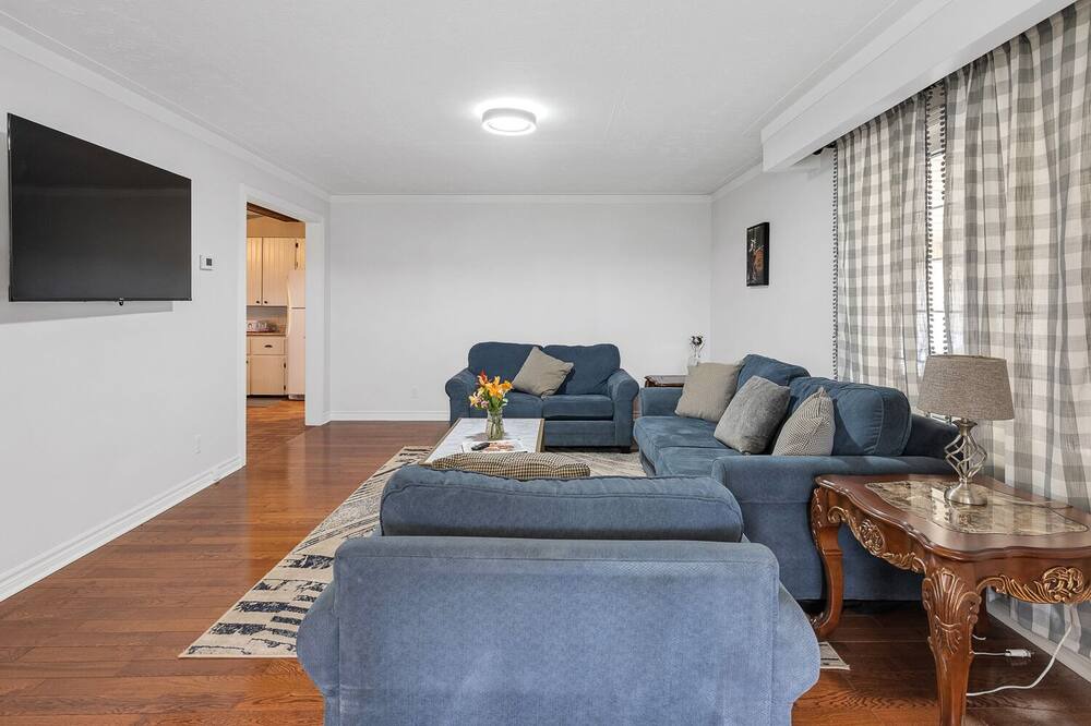 Photo of Livingroom in Melancthon
