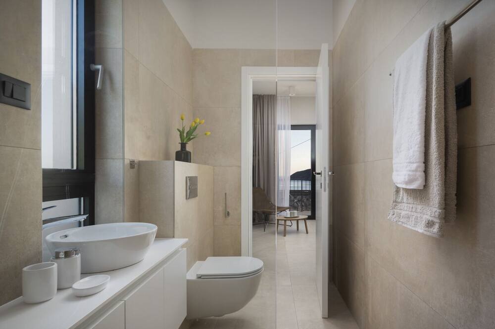 Photo of Bathroom in Komiza