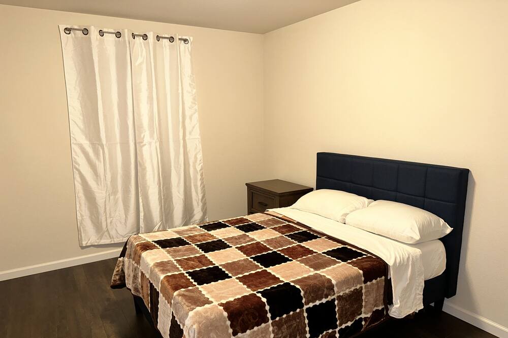 Photo of Bedroom in Salinas