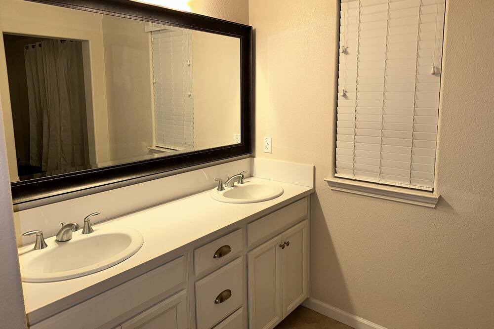 Photo of Bathroom in Salinas