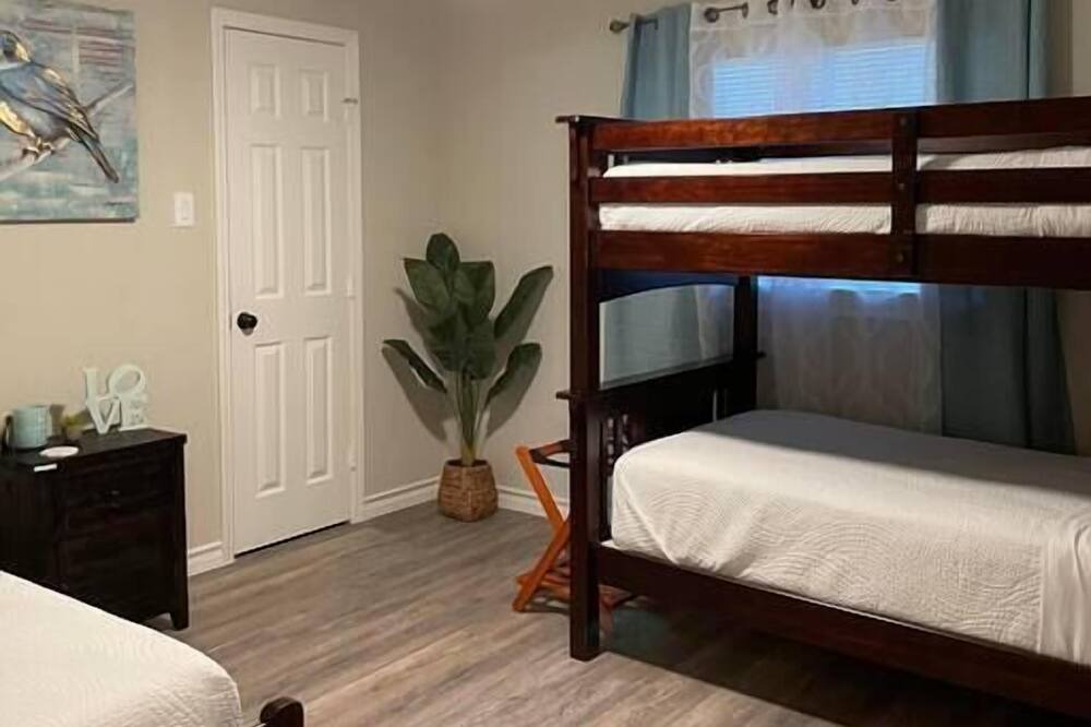 Photo of Bedroom in Addicks