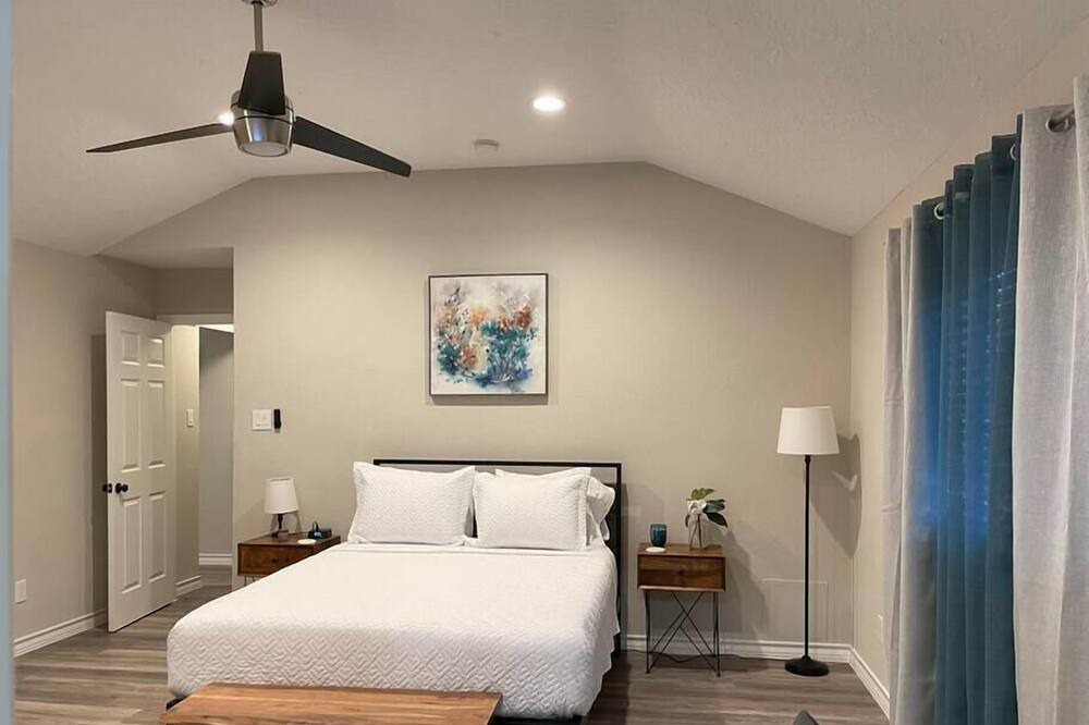 Photo of Bedroom in Addicks