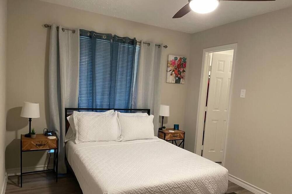 Photo of Bedroom in Addicks