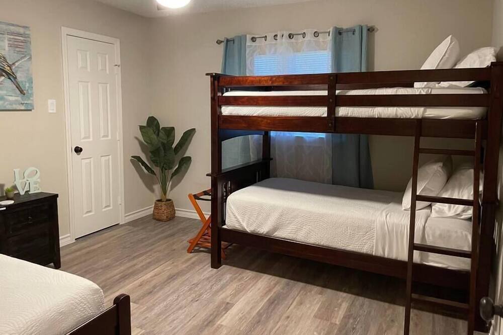 Photo of Bedroom in Addicks