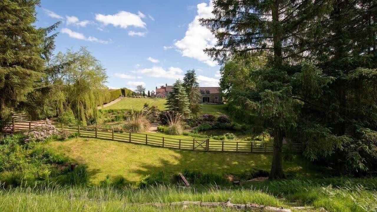 Photo of Outdoor in Chop Gate