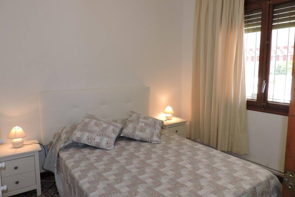 Photo of Bedroom in L Almadrava