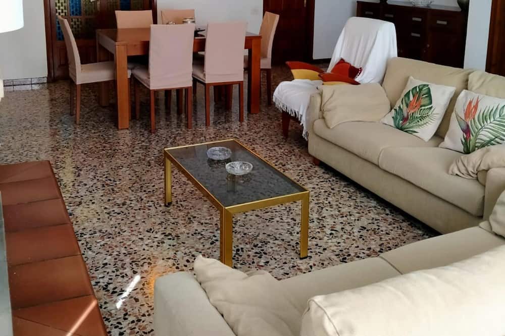 Photo of Livingroom in L Almadrava