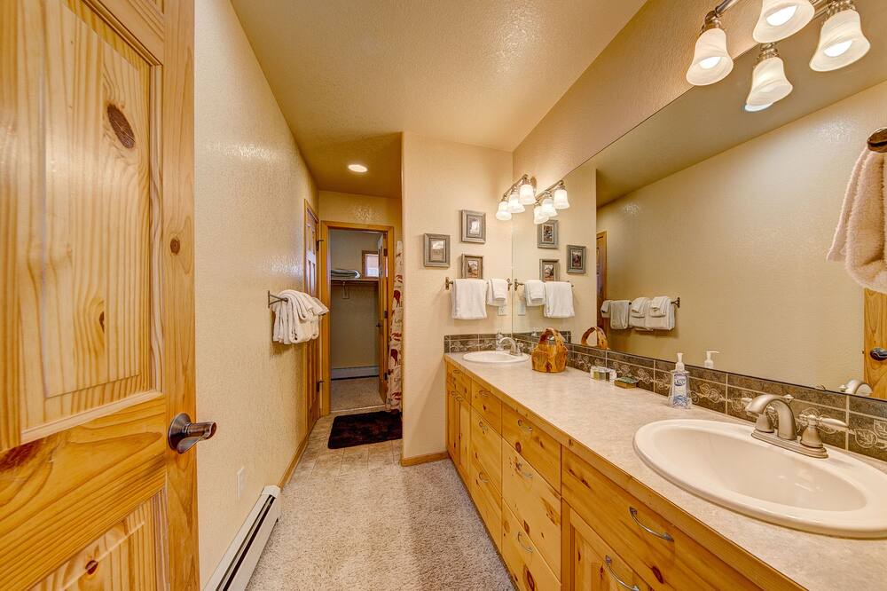 Photo of Bathroom in Carriage Hills
