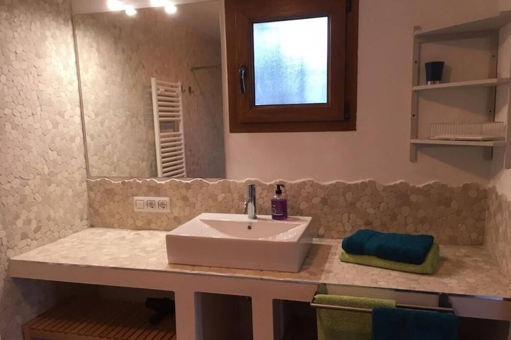 Photo of Bathroom in Trencall