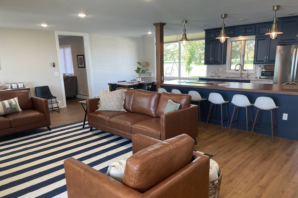 Photo of Livingroom in Saint James