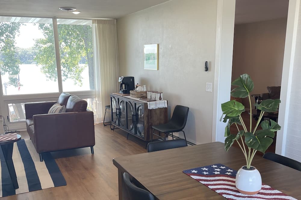 Photo of Livingroom in Saint James