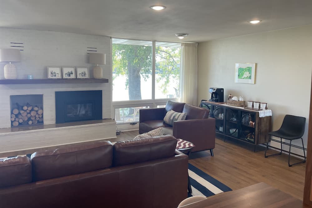 Photo of Bedroom in Saint James