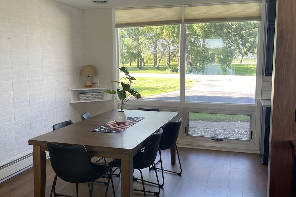 Photo of Livingroom in Saint James