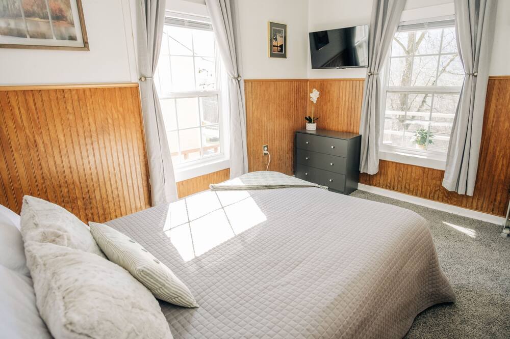 Photo of Bedroom in Gaines