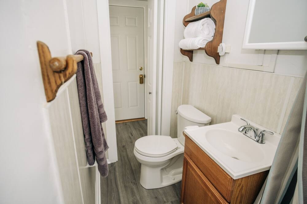 Photo of Bathroom in Gaines