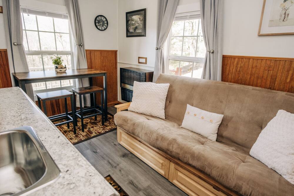 Photo of Livingroom in Gaines