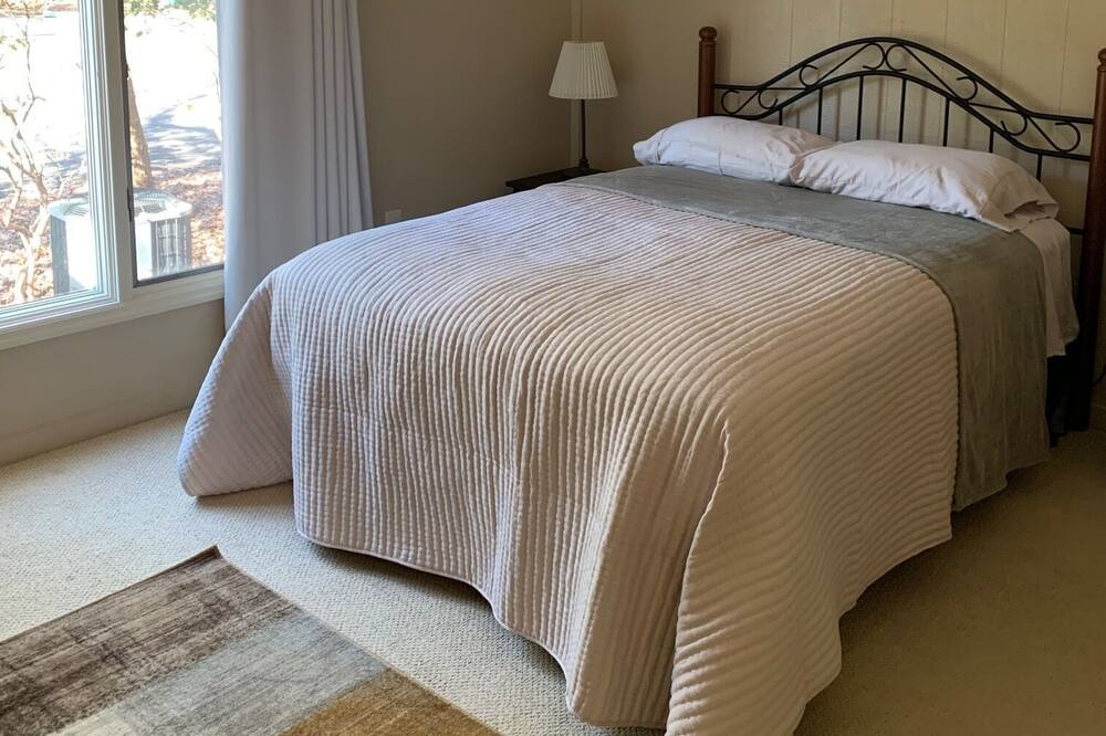 Photo of Bedroom in Big Canoe