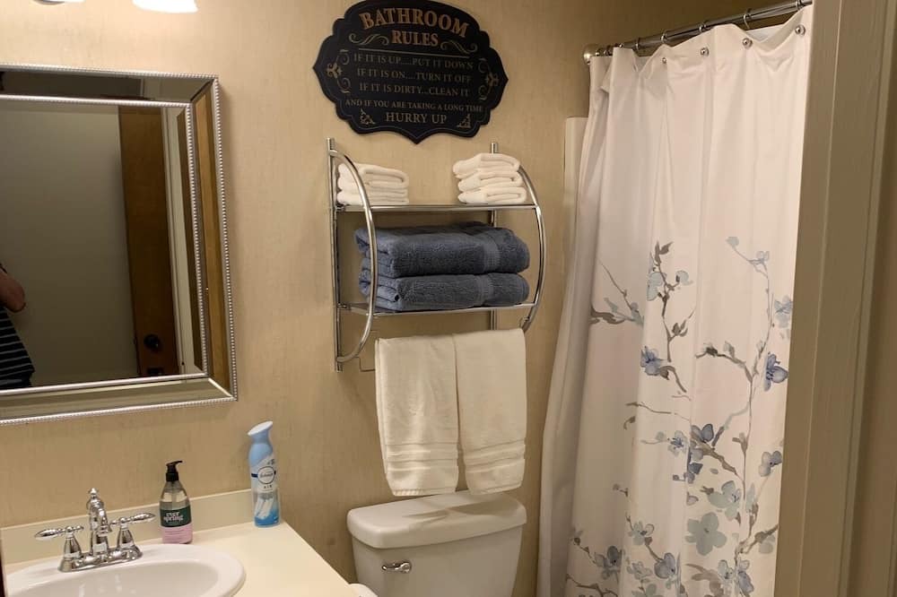 Photo of Bathroom in Big Canoe