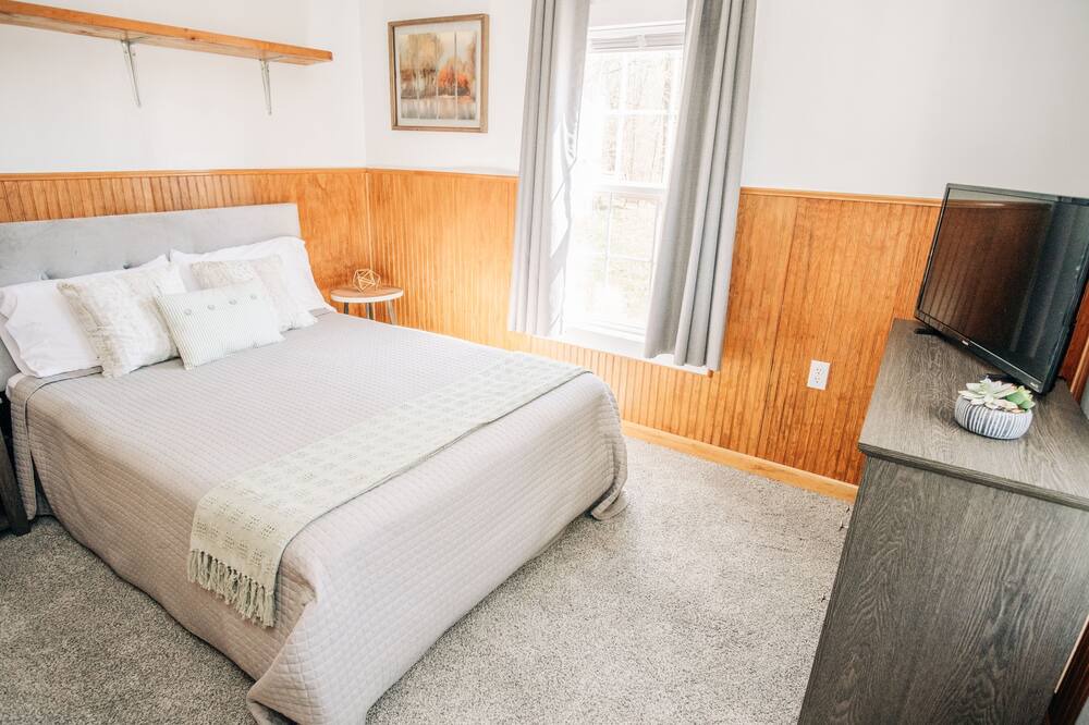 Photo of Bedroom in Gaines