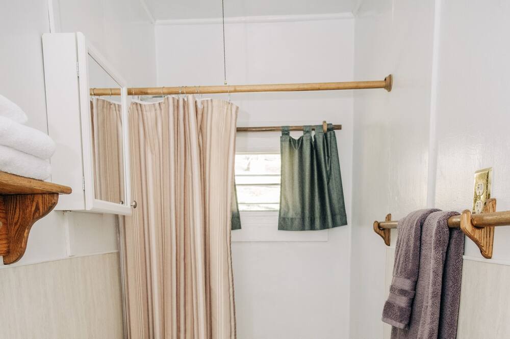 Photo of Bathroom in Gaines