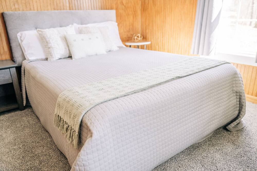 Photo of Bedroom in Gaines